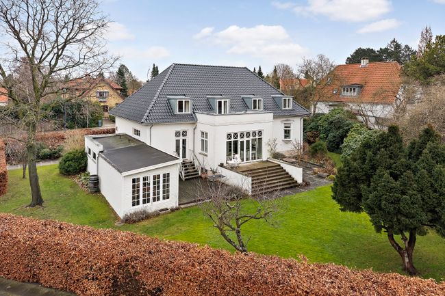 Skovvangen 1, 2920 Charlottenlund